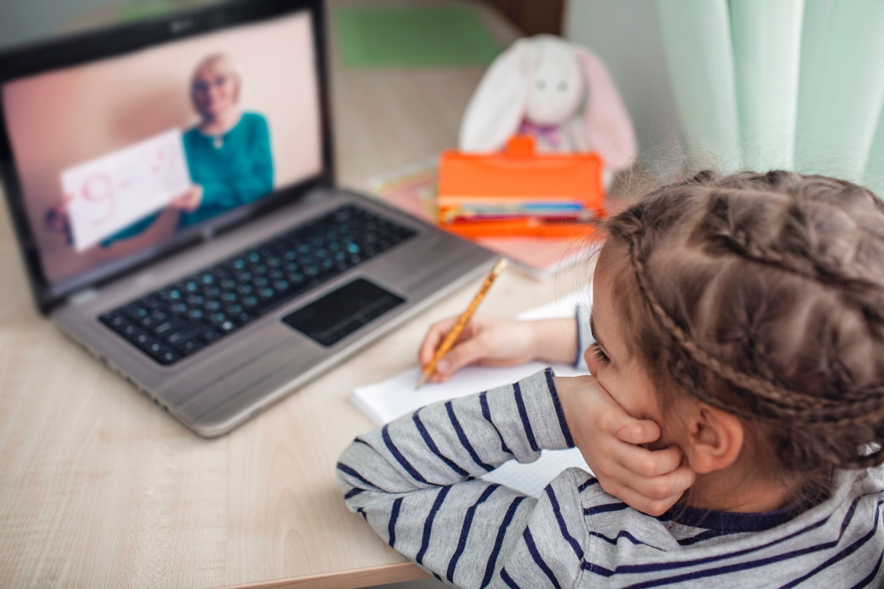 4 Manfaat Sekolah Online Sebagai Metode Pembelajaran untuk Anak